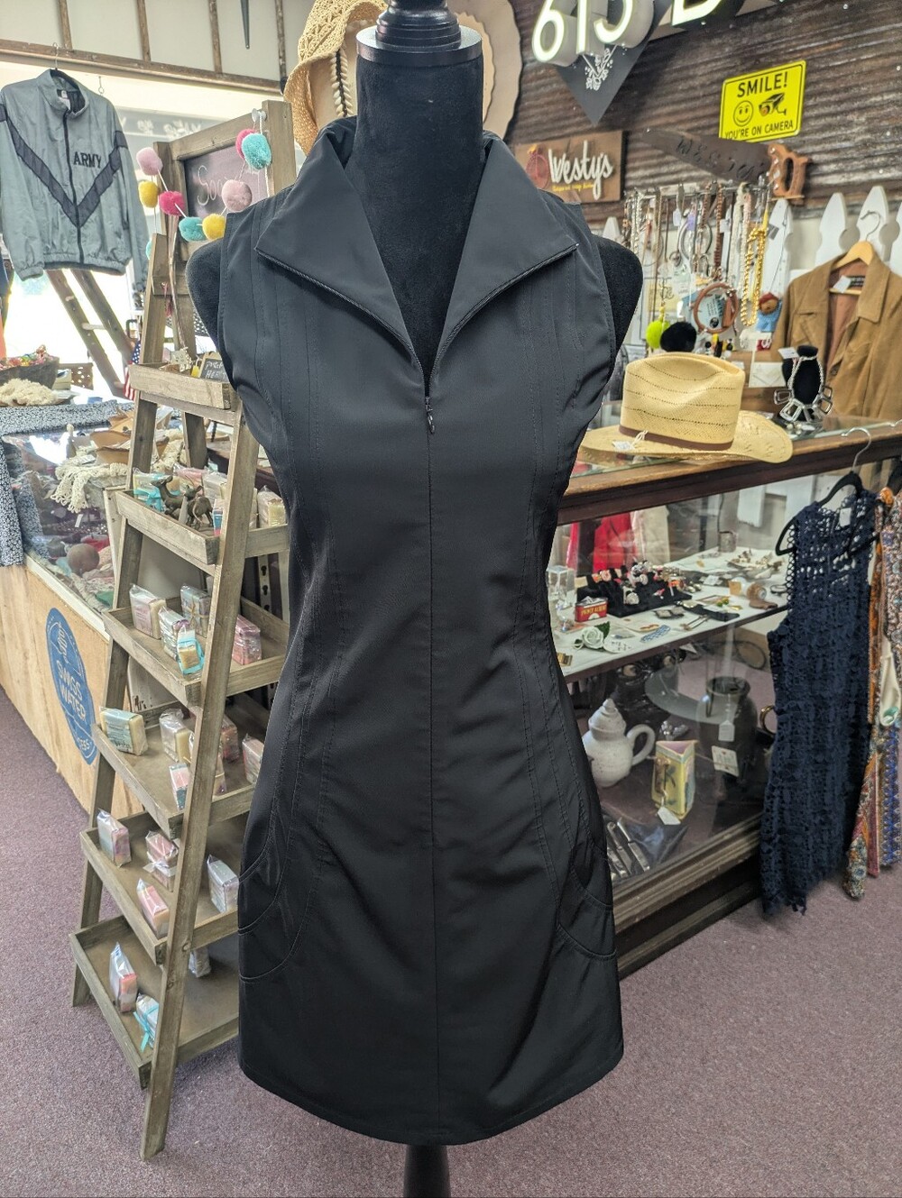 Designer Strenesse Blue Black Sleeveless Zip-Front Women’s Dress